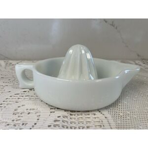 Vintage Sunkist White Milk Glass Citrus Orange Lemon Juicer Reamer